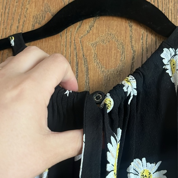 Kate Spade Black Tie High Neck Dress w/ Daisies & Cinched Waist Size 4 - Picture 9 of 9